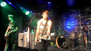 The Reckless & The Brave - All Time Low (Live FRONT ROW at Under The Bridge London)