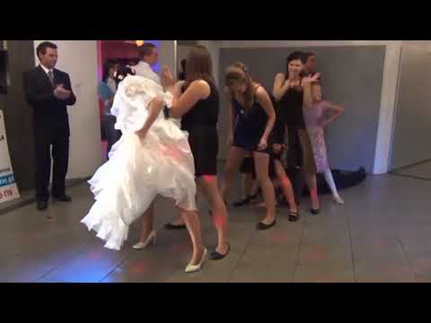 █▬█ █ ▀█▀ Śmieszna zabawa Weselna Przechodzenie pod nogami Wesele Official Music Video