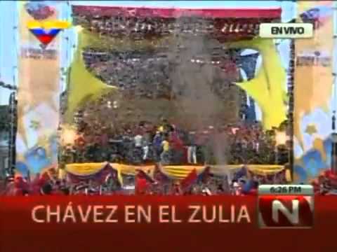 Hugo Chávez canta con Los Cadillac, Hany Kauam y Omar Enrique