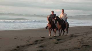 preview picture of video 'Horseback Riding - Osa Peninsula, Costa Rica'