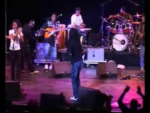 ♫ RACINE DES ILES   Moin lé là mèm   LIVE 2008 à la Réunion