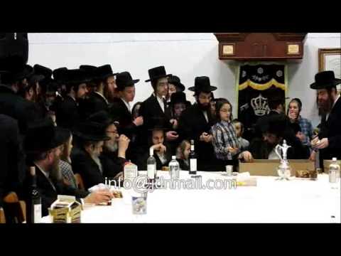 Kevias Mezuza On New Beis Midrash  Stetchin In Williamsburg - Nisan 5774