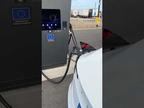 Road trip parti 3 bis # #tesla #humor #meme #electriccar