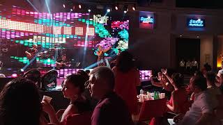 Ebru GÜNDEŞ - Hangimiz Sevmedik/Kim Bu Gözlerindeki Yabancı   SUENO HOTELS BEACH SİDE