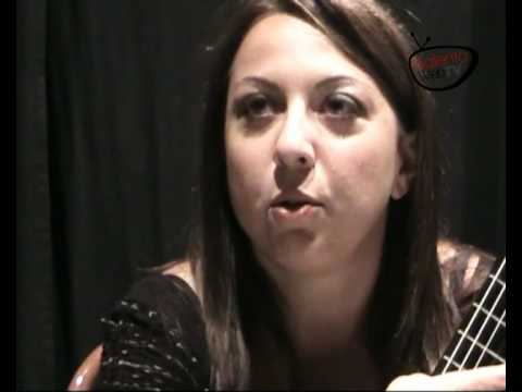 Le tredici: tre seducenti donne, con la chitarra