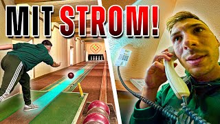 Wir KEGELN im LOSTPLACE! | RIESIGES verlassenes Hotel MIT STROM!