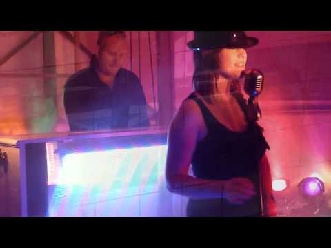 Live Lounge Duo, with a groove !