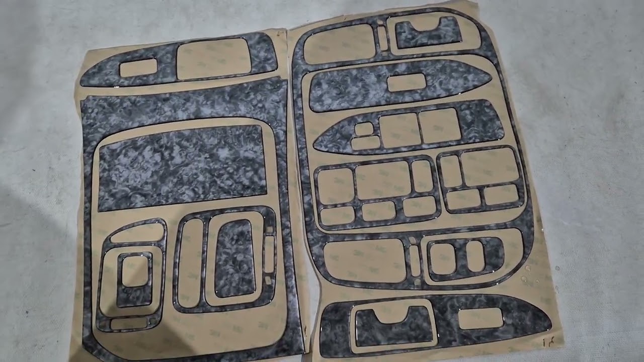 Toyota Land Cruiser 100 1998-2007 рр. Накладки на панель Video 1