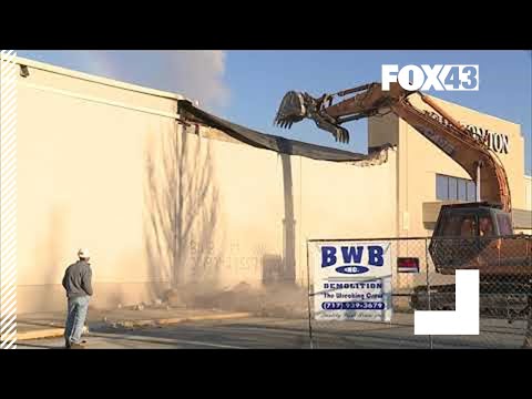 The Bon-Ton in Lower Allen Township gets demolished