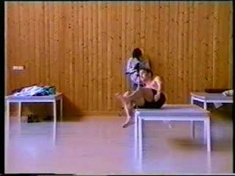 Mal di schiena nella zona delle lame come un ossequio Artrosi del ginocchio cartilagine articolare