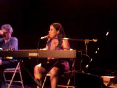 Nicki Richards @ Music From The Hive