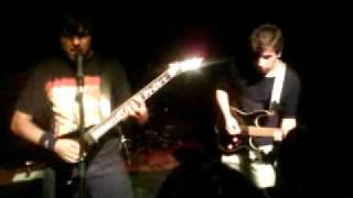 Ultraparanoia,  interpretado  por  &quot;Brain Dance&quot; tributando  Annihilator