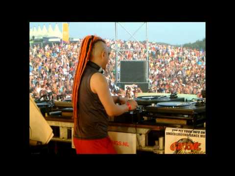 LAB 4 and later Yoji Biomehanika - Dance Valley 2001