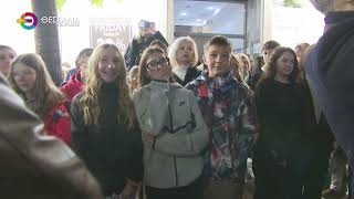 ΜΙΑ ΜΕΓΑΛΗ ΑΝΟΙΧΤΗ ΑΓΚΑΛΙΑ Η ΛΑΡΙΣΑ ΓΙΑ ΤΗΝ ΕΞΑΛΕΙΨΗ ΤΗΣ ΒΙΑΣ ΚΑΤΑ ΤΩΝ ΓΥΝΑΙΚΩΝ 25 11 2025