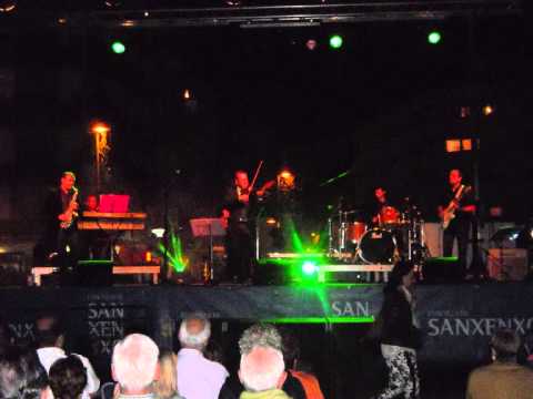 Pablo Estellés en Sanxenxo - September (Earth, wind & fire)