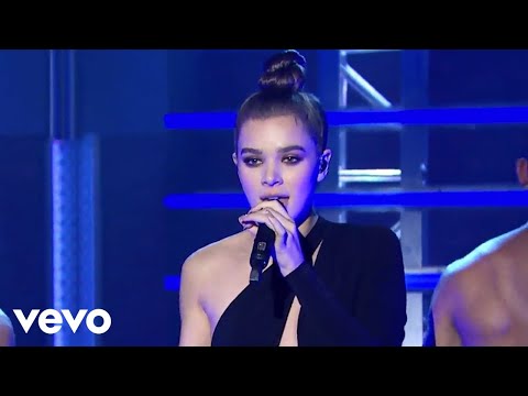 Hailee Steinfeld, Grey - Starving ft. Zedd (Live From Late Night With Seth Meyers)