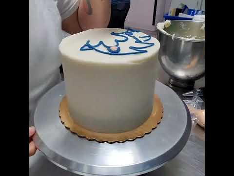 Sonic buttercream cake