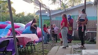 Payaso Pikorete Celebrando el Cumpleaños de Lia Valentina en Tampa Fl Se Llama Como Yo
