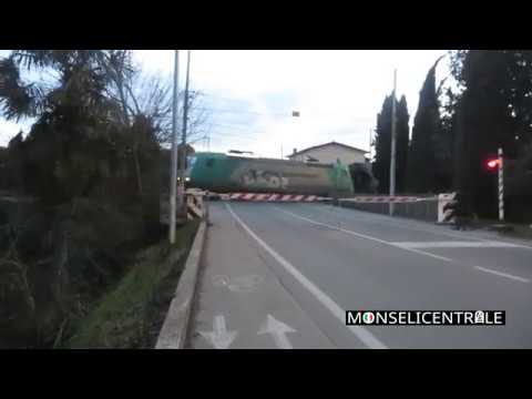 Passaggio a livello di Borgo Padova + transito del merci di RTC E483 005