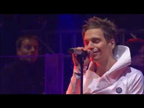 Polarkreis 18 - Under This Big Moon (Live beim T-Mobile Streetgig)