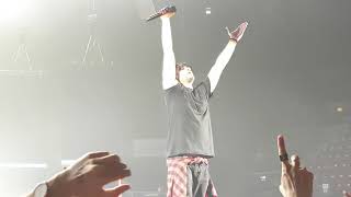 Fabrizio moro - l&#39;essenza (live @ mediolanum forum milan  26-10-19)