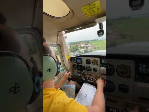 Cessna 152 Landing in Lido di Venezia Airport