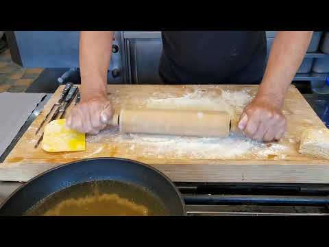 Blattl mit Kraut oder Apfelmus