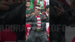 Download lagu Tetap mendukung klub favorit yang tengah terpuruk meski seorang diri ❤ mp3