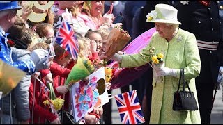 Live: Queen Elizabeth II's 90th birthday walkabout