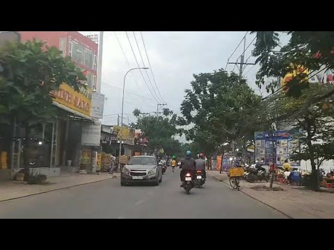 Explore as ruas de Saigon, Nguyen Thi Tu sobre a escultura
