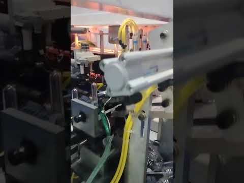 FULLY AUTOMATIC 2 CAVITY PET BLOWING MACHINE