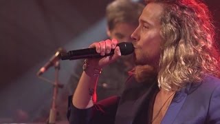 Chou wasabi - Julien Doré sur la scène du Grand Studio RTL