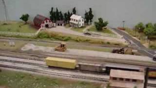 preview picture of video 'Hickory Model Train Expo Fall 2008 1'