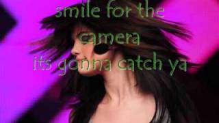 Falling Down- Selena Gomez with Lyrics on Screen