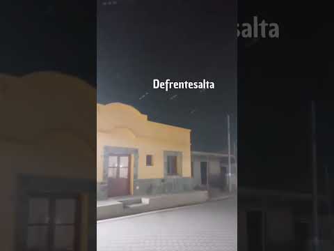 Reporte de leve caída de nieve en San Antonio de los Cobres, Salta.🎥 De Frente Salta 09/06/26