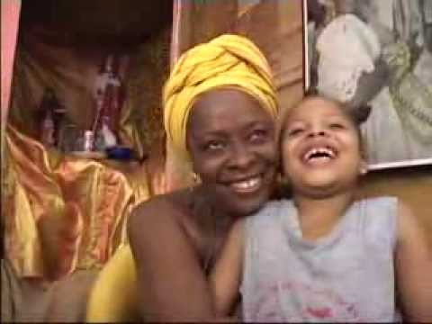 Documentário Sobre Estética e Cabelos Afros: Espelho, Espelho Meu!