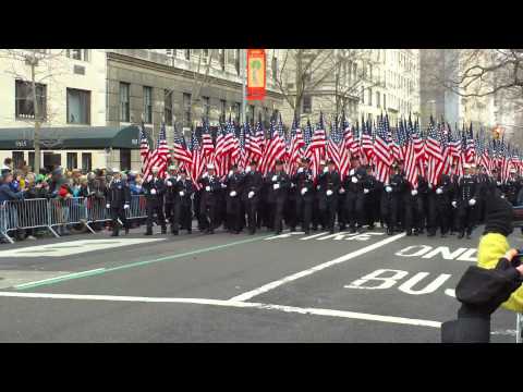 FDNY + エメラルドソサエティ パイプ＆ドラムス セントパトリックスデーパレード2013 パート1 (FDNY + Emerald Society Pipes & Drums St. Patricks Day Parade 2013 Part 1)