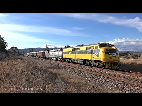 Diesel locomotives B61+GM10 Central West Streamliners