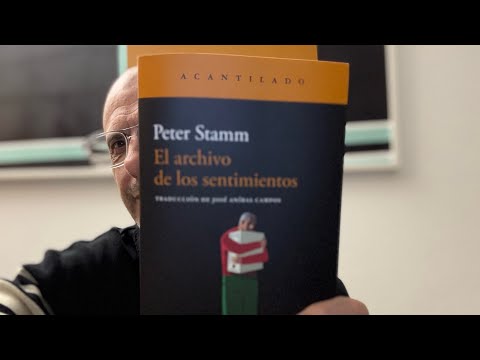 El escritor Peter Stamm ordena 'El archivo de los sentimientos'
