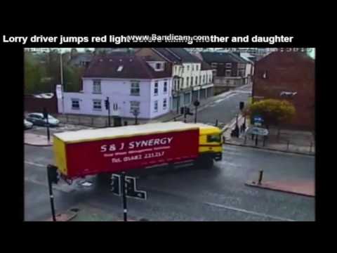 Lorry driver jumps red light before killing mother and daughter