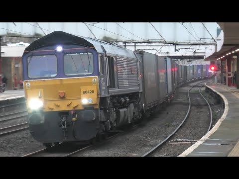 Fantastic Cold Few Hours at Lancaster Station Freight trains and passenger 12th November 2025 WCML
