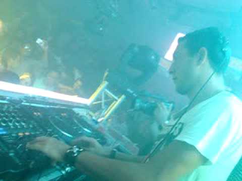 Antoine Clamaran en LuLú