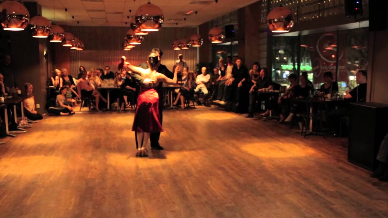 Paulina Cazabon y Jose Luis Gonzalez, Milonga Tres esquinas, Estocolmo, Milonga