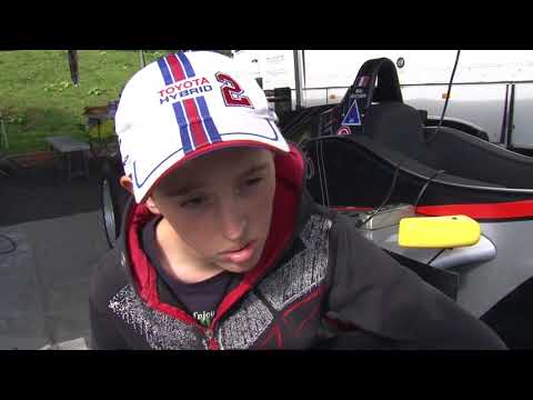 Deux jeunes passionnés par la course de côte du Mont-Dore