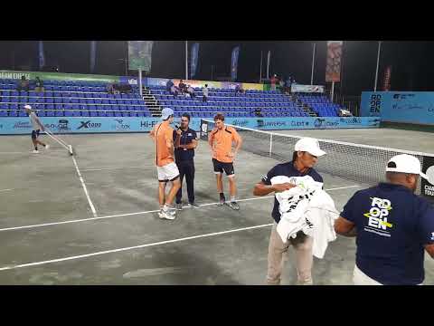 Pedro Boscardin y Gustavo Heide luego ganar y pasar a la semi final en el dobles de RD Open Tenis