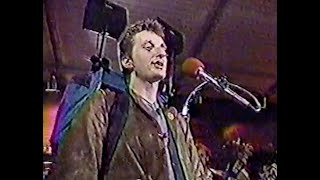 Billy Bragg - Strange Things Happen LIVE * UK TV Jan 6 1985 * Talking With The Taxman About Poetry