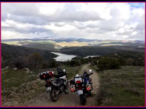 A three-chord symphony crashes into space