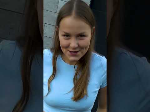 Miała do wyboru 2 PREZENTY na IMIENINY! 🤣 #shorts