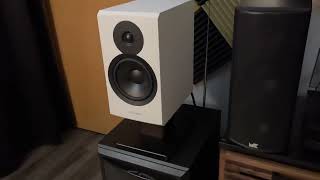 Video thumbnail for Dynaudio emit 20 sound demo by Nobi Cuba Libre
