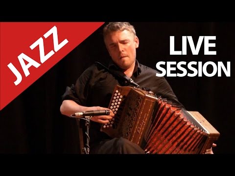 Live ! Amazing Jazz Session on Stage ! Double bass, accordion,drums. Video